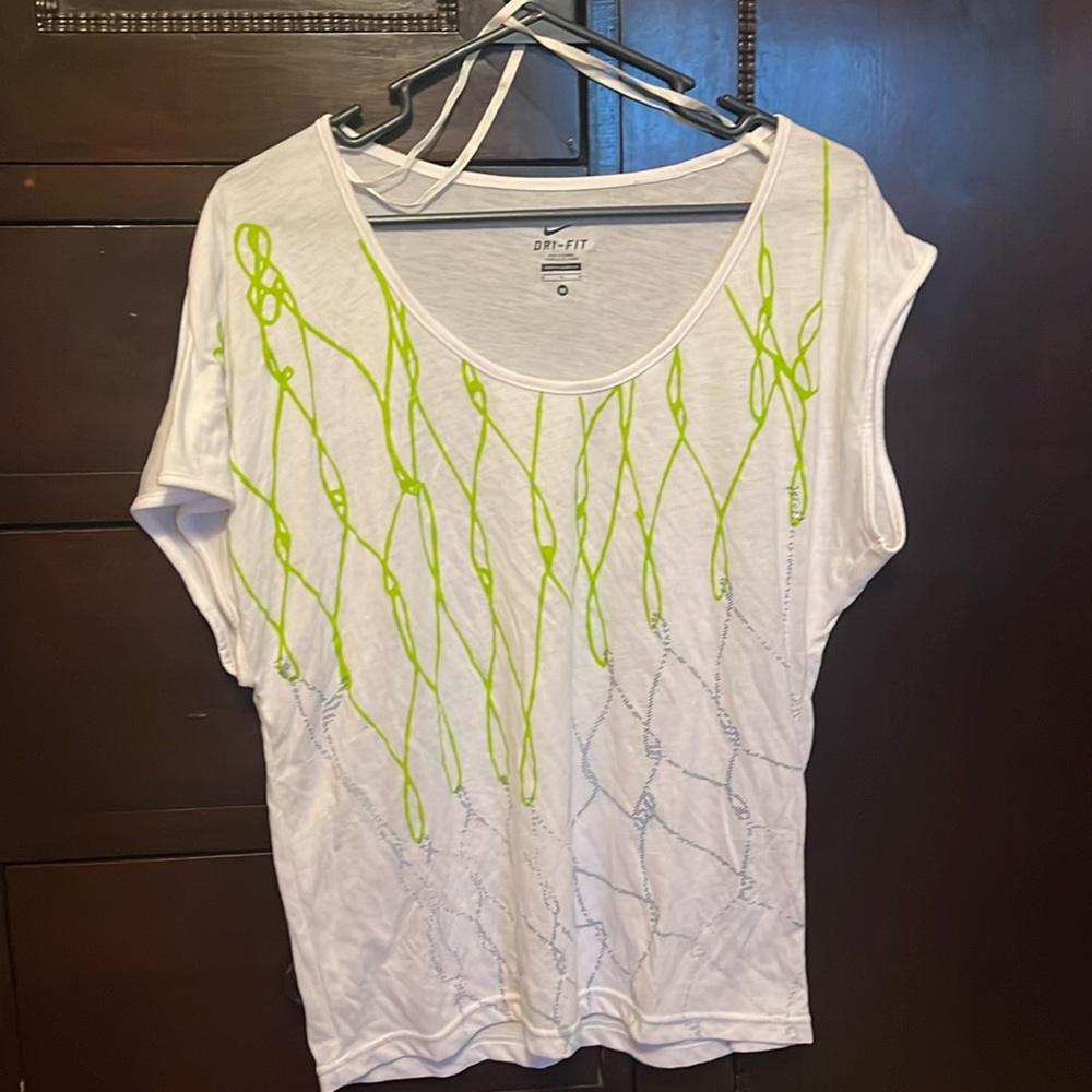 Dry fit Nike size medium women’s hoop top